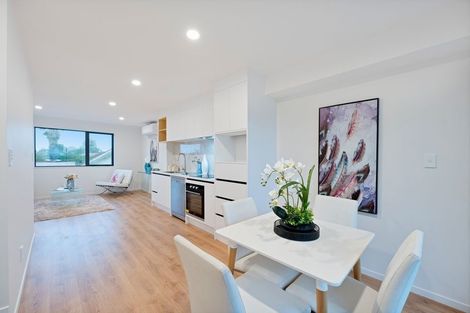 Photo of property in 3/11 Hereford Street, Te Atatu Peninsula, Auckland, 0610