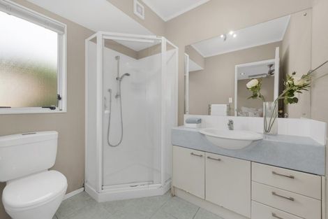 Photo of property in 58 Frank Nobilo Drive, Golflands, Auckland, 2013