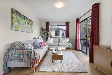 Photo of property in 16 St Catherine Crescent, West Harbour, Auckland, 0618