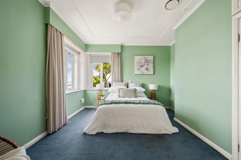 Photo of property in 162 Sutherland Road, Lyall Bay, Wellington, 6022