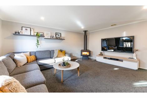 Photo of property in 32 Cridland Street West, Kaiapoi, 7630