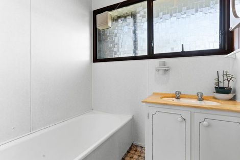 Photo of property in 16 Bayview Street, Te Puke, 3119