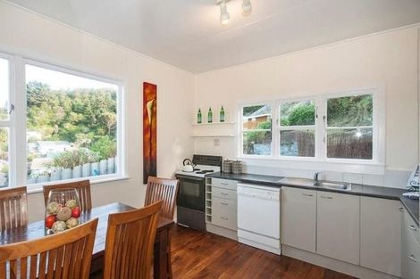 Photo of property in 126 Eden Street, Island Bay, Wellington, 6023