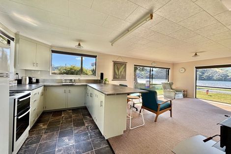 Photo of property in 25 Riverside Road, Taieri Mouth, 9091