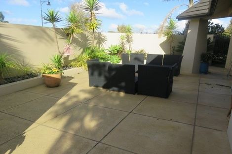 Photo of property in 2 Oldfield Court, Huntington, Hamilton, 3210