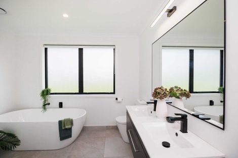 Photo of property in 132 Kingsdale Park Drive, Aokautere, Palmerston North, 4471