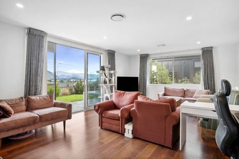 Photo of property in 1 Landsborough Lane, Wanaka, 9305