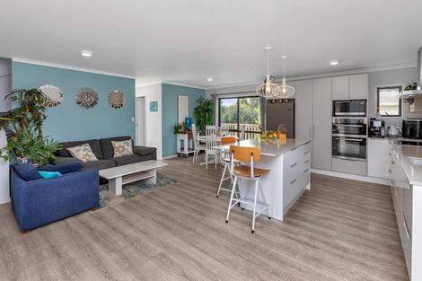 Photo of property in 1 Ishtar Place, One Tree Point, 0118