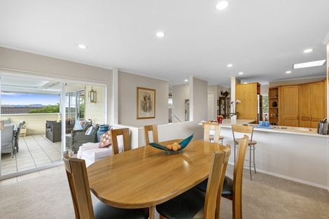 Photo of property in 2/10 Javelin Place, West Harbour, Auckland, 0618