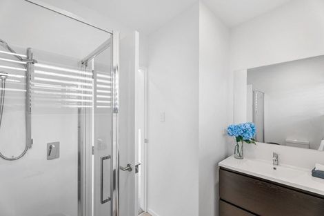 Photo of property in 2/10 Hutchinsons Road, Bucklands Beach, Auckland, 2014