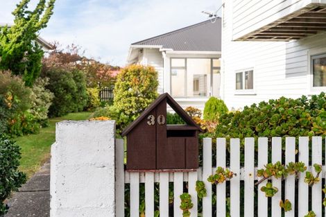 Photo of property in 30 Stone Street, Miramar, Wellington, 6022