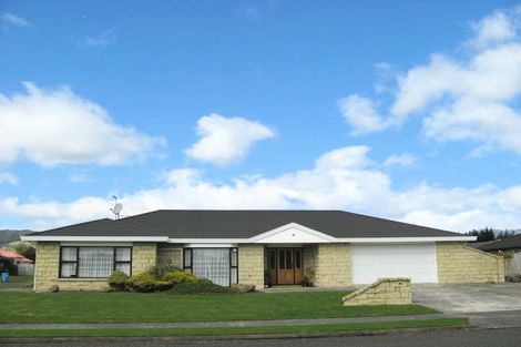 Photo of property in 27 Easton Way, Levin, 5510