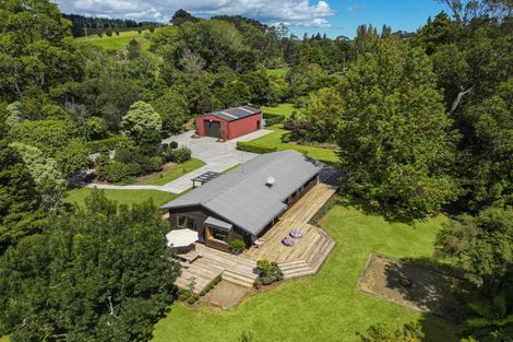 Photo of property in 1074 Peak Road, Helensville, 0875