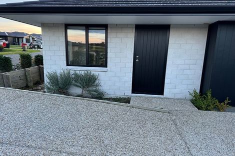 Photo of property in 38 Kiritiana Close, Pyes Pa, Tauranga, 3112