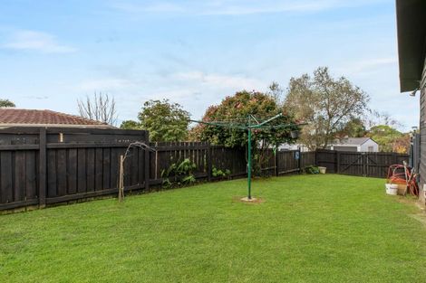 Photo of property in 21 Riverside Drive, Waiuku, 2123