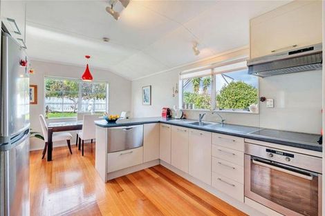 Photo of property in 15a Darcy Place, Massey, Auckland, 0614