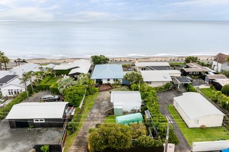 Photo of property in 285 Clifton Road, Te Awanga, 4102