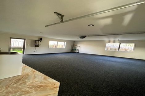 Photo of property in 10 Bridget Court, Red Beach, 0932