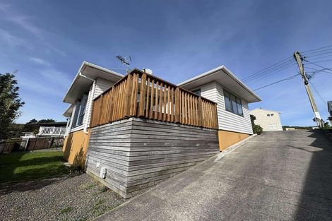 Photo of property in 4 Kekerenga Street, Strathmore Park, Wellington, 6022