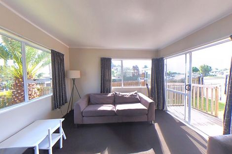 Photo of property in 13 Cyril Crescent, West Harbour, Auckland, 0618