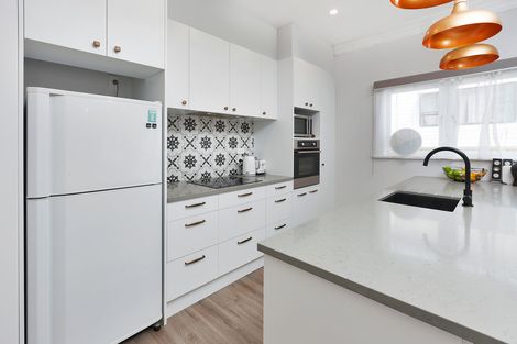 Photo of property in 23 Brandon Road, Glen Eden, Auckland, 0602