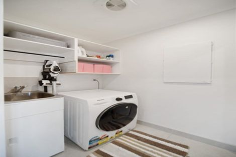 Photo of property in 4 Orona Place, Takanini, 2112