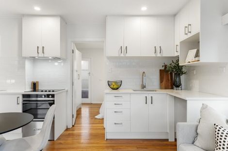 Photo of property in 1/34 Evelyn Place, Hillcrest, Auckland, 0627