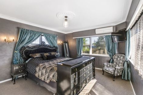 Photo of property in 2 Busing Avenue, Papakura, 2110
