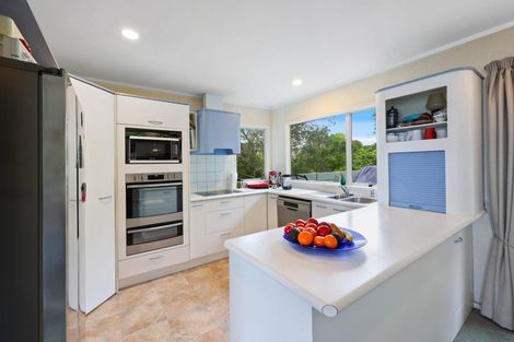 Photo of property in 37 Haseler Crescent, Howick, Auckland, 2014