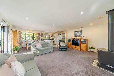 Photo of property in 51 Fraser Crescent, Elderslea, Upper Hutt, 5018