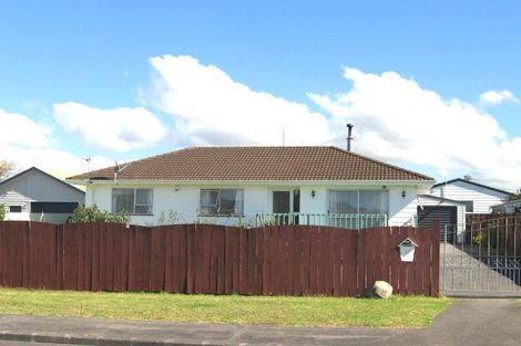 Photo of property in 12 Glenhaven Place, Te Atatu Peninsula, Auckland, 0610