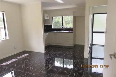 Photo of property in 5 Fernhaven Place, Massey, Auckland, 0614