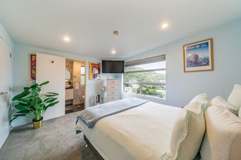 Photo of property in 15 Marjory Close, Broadmeadows, Wellington, 6035