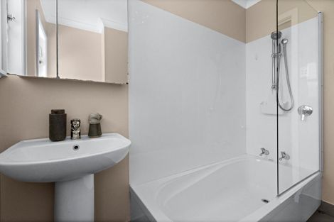 Photo of property in 16a Howard Road, Taradale, Napier, 4112