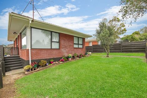 Photo of property in 1/53 Girrahween Drive, Totara Vale, Auckland, 0629