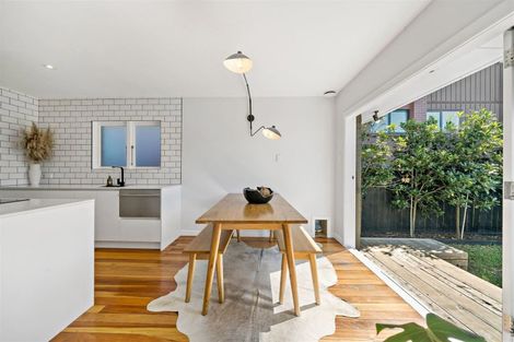 Photo of property in 17 Karamu Street, Te Atatu Peninsula, Auckland, 0610