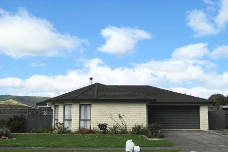 Photo of property in 29 Easton Way, Levin, 5510