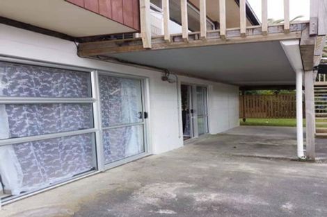 Photo of property in 1/46 John Dee Crescent, Red Beach, 0932
