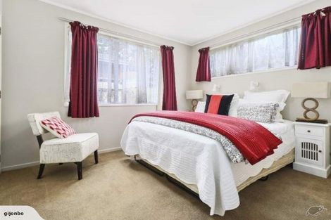 Photo of property in 3 Kilcar Place, Massey, Auckland, 0614