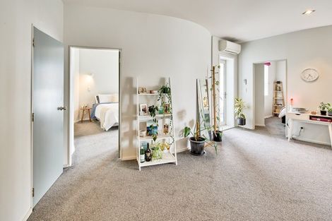 Photo of property in Stadium Garden Flats, 201/107 Thorndon Quay, Pipitea, Wellington, 6011