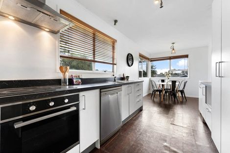 Photo of property in 2 Longreach Drive, Sunnyvale, Auckland, 0612