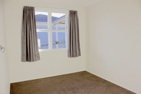 Photo of property in 16 Tonkin Drive, Sunnynook, Auckland, 0620