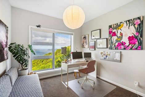 Photo of property in 7 Promontory Crescent, Newlands, Wellington, 6037