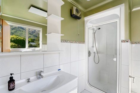 Photo of property in 2c Macandrew Lane, Wanaka, 9305