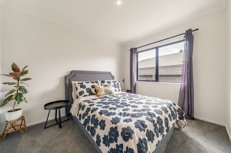 Photo of property in 84 Riverstone Drive, Riverstone Terraces, Upper Hutt, 5018