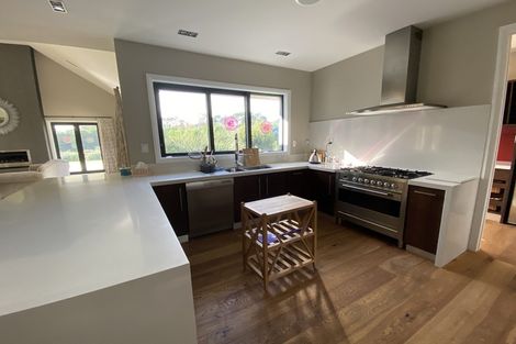 Photo of property in 48 Fruitlands Road, Kumeu, 0810