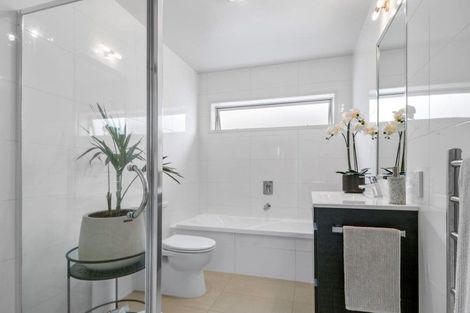 Photo of property in 14 Kensington Drive, Orewa, 0931