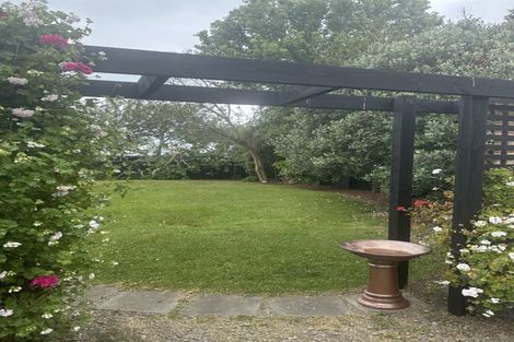 Photo of property in 12 Memorial Park Avenue, Haumoana, 4102