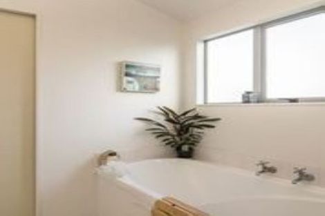 Photo of property in 96b Lyall Parade, Lyall Bay, Wellington, 6022