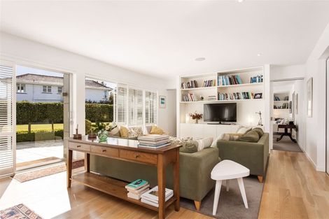 Photo of property in 15 Hamilton Avenue, Ilam, Christchurch, 8041